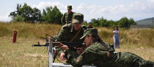 Курс молодого бойца в учебном центре Барс Курс молодого бойца в учебном центре Барс - Sputnik Южная Осетия