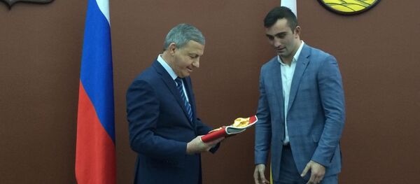 Вячеслав Битаров и Мурат Гассиев Вячеслав Битаров и Мурат Гассиев - Sputnik Южная Осетия