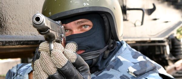 Боец ОМОН Боец ОМОН - Sputnik Южная Осетия