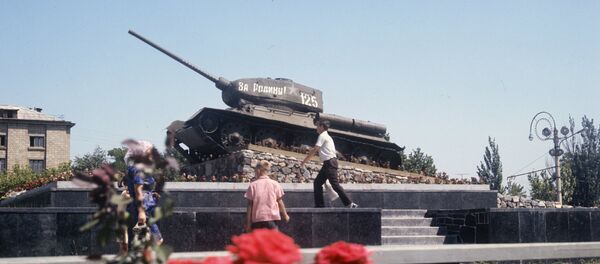 Танк-памятник Т-34 в Тирасполе - Sputnik Хуссар Ирыстон