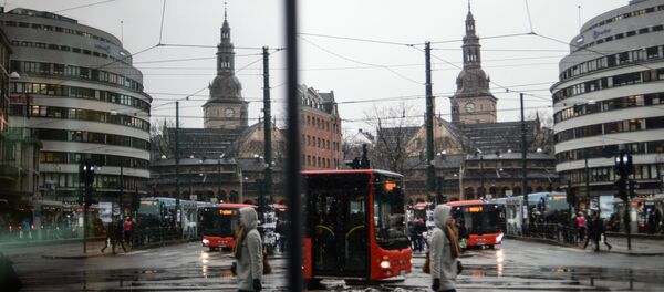 Прохожие на одной из улиц в Осло Прохожие на одной из улиц в Осло - Sputnik Южная Осетия