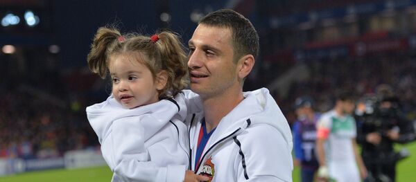 Игрок ЦСКА Алан Дзагоев перед началом матча 6-го тура чемпионата России Игрок ЦСКА Алан Дзагоев перед началом матча 6-го тура чемпионата России - Sputnik Южная Осетия