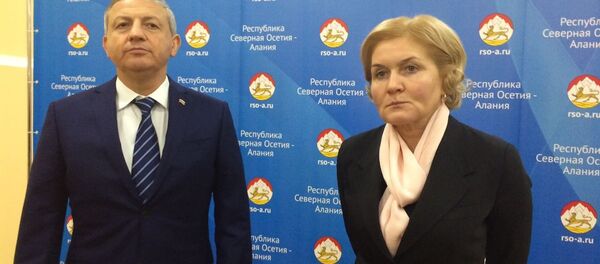 Зампредседателя правительства РФ Ольга Голодец и глава РСО-Алания Вячеслав Битаров - Sputnik Южная Осетия