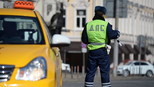 Рейд ГИБДД против нелегальных таксистов - Sputnik Южная Осетия