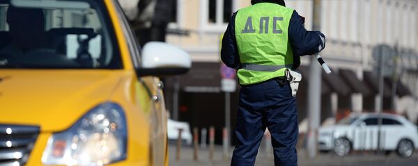 Рейд ГИБДД против нелегальных таксистов Рейд ГИБДД против нелегальных таксистов - Sputnik Южная Осетия