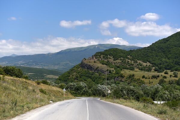 Дорога ведущая в село Дменис - Sputnik Южная Осетия