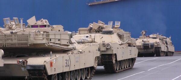 Выгрузка американских танков и бронетехники в немецком порту Бремерхафен - Sputnik Южная Осетия