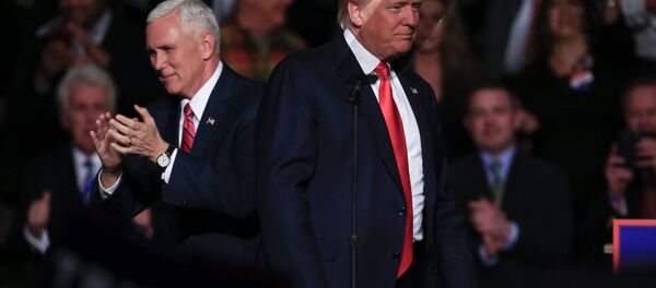 Избранный президент США Дональд Трамп и избранный вице-президент США Майк Пенс Избранный президент США Дональд Трамп и избранный вице-президент США Майк Пенс - Sputnik Южная Осетия