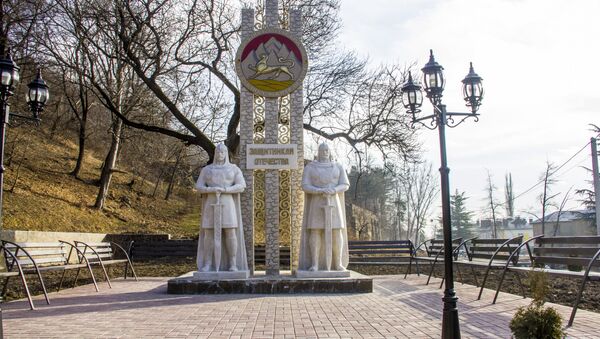 Памятник защитникам отечества в поселке Ленингор - Sputnik Южная Осетия