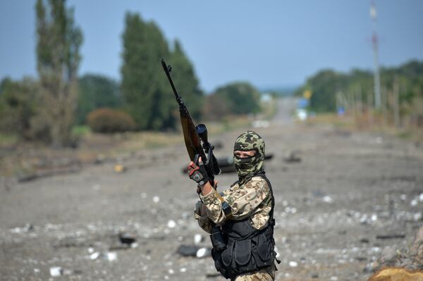 Ополчение ЛНР установило контроль над КПП Должанский на границе с РФ - Sputnik Южная Осетия
