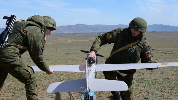 Военнослужащие ЮВО готовят к полету беспилотный летательный аппарат - Sputnik Южная Осетия