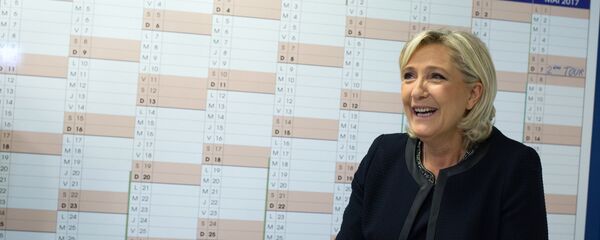 Лидер французской партии Национальный фронт Марин Ле Пен - Sputnik Южная Осетия