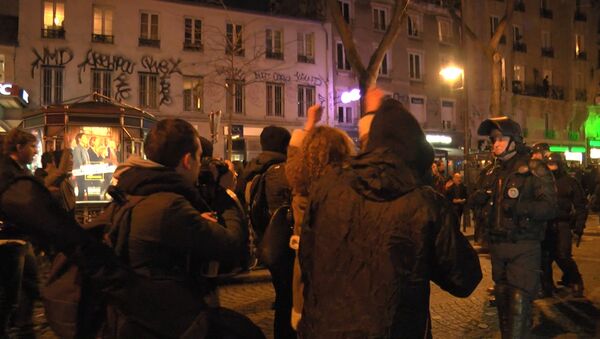 Парижане протестуют против бесчинства полиции - Sputnik Южная Осетия
