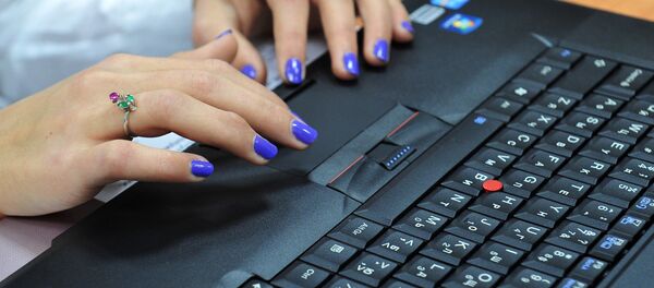 За компьютером - Sputnik Южная Осетия