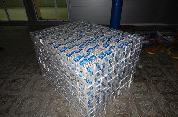 Партия контрабандных сигарет - Sputnik Хуссар Ирыстон