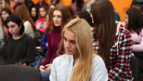 Студенты ЮОГУ в пресс-центре Sputnik - Sputnik Южная Осетия