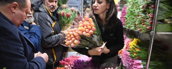 Продажа цветов накануне 8 марта Продажа цветов накануне 8 марта - Sputnik Южная Осетия