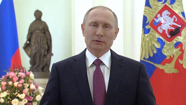 Владимир Путин поздравил российских женщин с 8 марта - Sputnik Южная Осетия