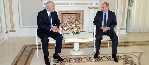 Тыбылты Леонид æмæ Владимир Путины фембæлд Тыбылты Леонид æмæ Владимир Путины фембæлд - Sputnik Хуссар Ирыстон