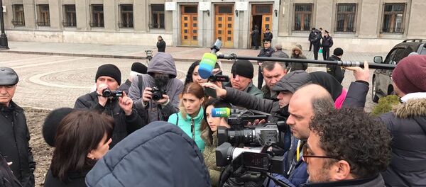 Митинг у здания Правительства Северной Осетии Митинг у здания Правительства Северной Осетии - Sputnik Южная Осетия