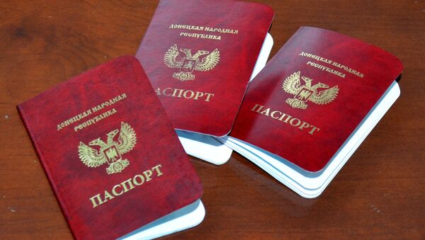 Паспорта граждан ДНР и ЛНР - Sputnik Южная Осетия