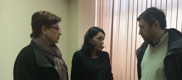 Вдова Цкаева и адвокат ее семьи на встрече с журналистами Вдова Цкаева и адвокат ее семьи на встрече с журналистами - Sputnik Южная Осетия