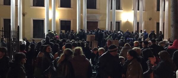 Сторонники Кокойты у здания правительства в Цхинвале - Sputnik Южная Осетия