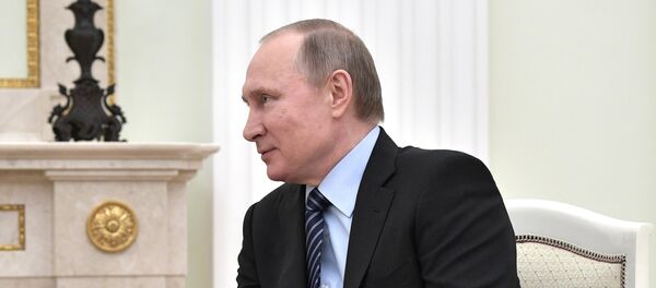 Президент РФ В. Путин встретился с президентом Южной Осетии Л. Тибиловым Президент РФ В. Путин встретился с президентом Южной Осетии Л. Тибиловым - Sputnik Хуссар Ирыстон