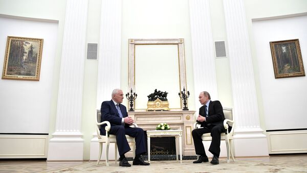 Президент РФ В. Путин встретился с президентом Южной Осетии Л. Тибиловым - Sputnik Хуссар Ирыстон