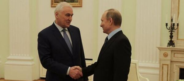 Встреча президента РЮО Леонида Тибилова с президентом РФ Владимиром Путиным Встреча президента РЮО Леонида Тибилова с президентом РФ Владимиром Путиным - Sputnik Южная Осетия