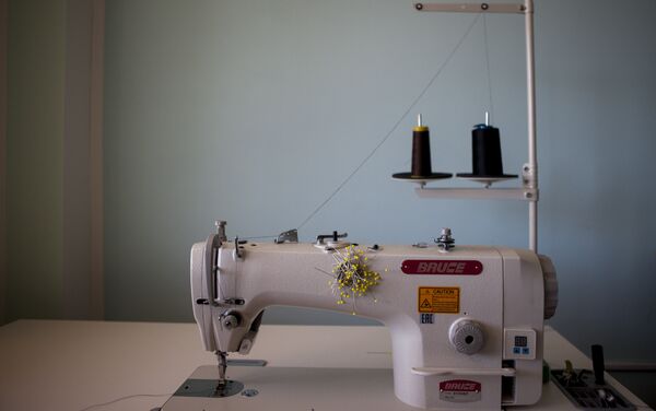 Главный инструмент любого дизайнера-швейная машинка - Sputnik Южная Осетия
