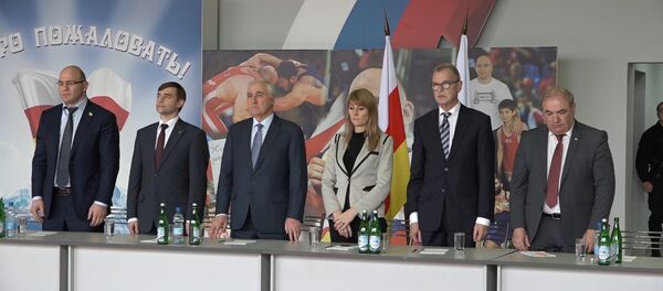 Депутаты ГД вместе с Леонидом Тибиловым встретились в Цхинвале с молодежью - Sputnik Южная Осетия