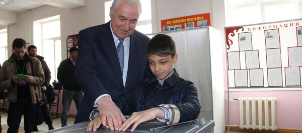 Тыбылты Леонид 10-ӕм ӕвзарӕн фадыгы Тыбылты Леонид 10-ӕм ӕвзарӕн фадыгы - Sputnik Хуссар Ирыстон