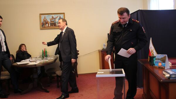 В Абхазии выбирают президента Южной Осетии - Sputnik Хуссар Ирыстон