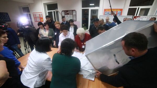 В Южной Осетии подсчитывают голоса избирателей - Sputnik Южная Осетия