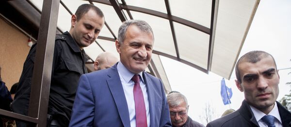 Избранный президент Южной Осетии Анатолий Бибилов Избранный президент Южной Осетии Анатолий Бибилов - Sputnik Южная Осетия