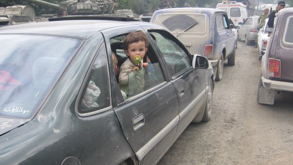Беженцы в Южной Осетии в августе 2008 года  - Sputnik Южная Осетия