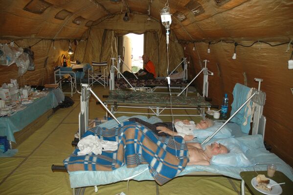 После завершения военных действий в Цхинвале развернули полевой госпиталь МЧС. - Sputnik Южная Осетия