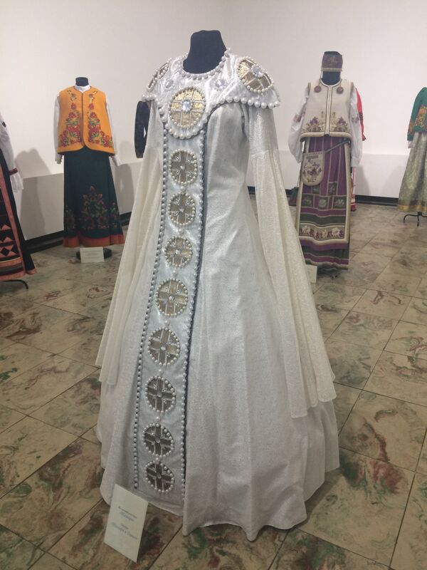 Платье Тамары в опере Тамара и Давид - Sputnik Южная Осетия