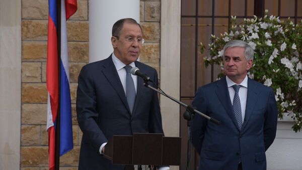 Лавров поздравил с новосельем российских дипломатов в Абхазии - Sputnik Южная Осетия