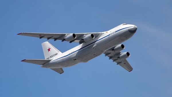 Тяжёлый дальний транспортный самолёт АН-124-100 - Sputnik Южная Осетия