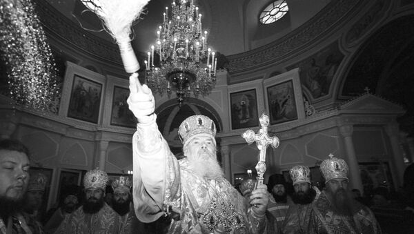 Алексий II освящает церковь в Свято-Покровском монастыре - Sputnik Южная Осетия