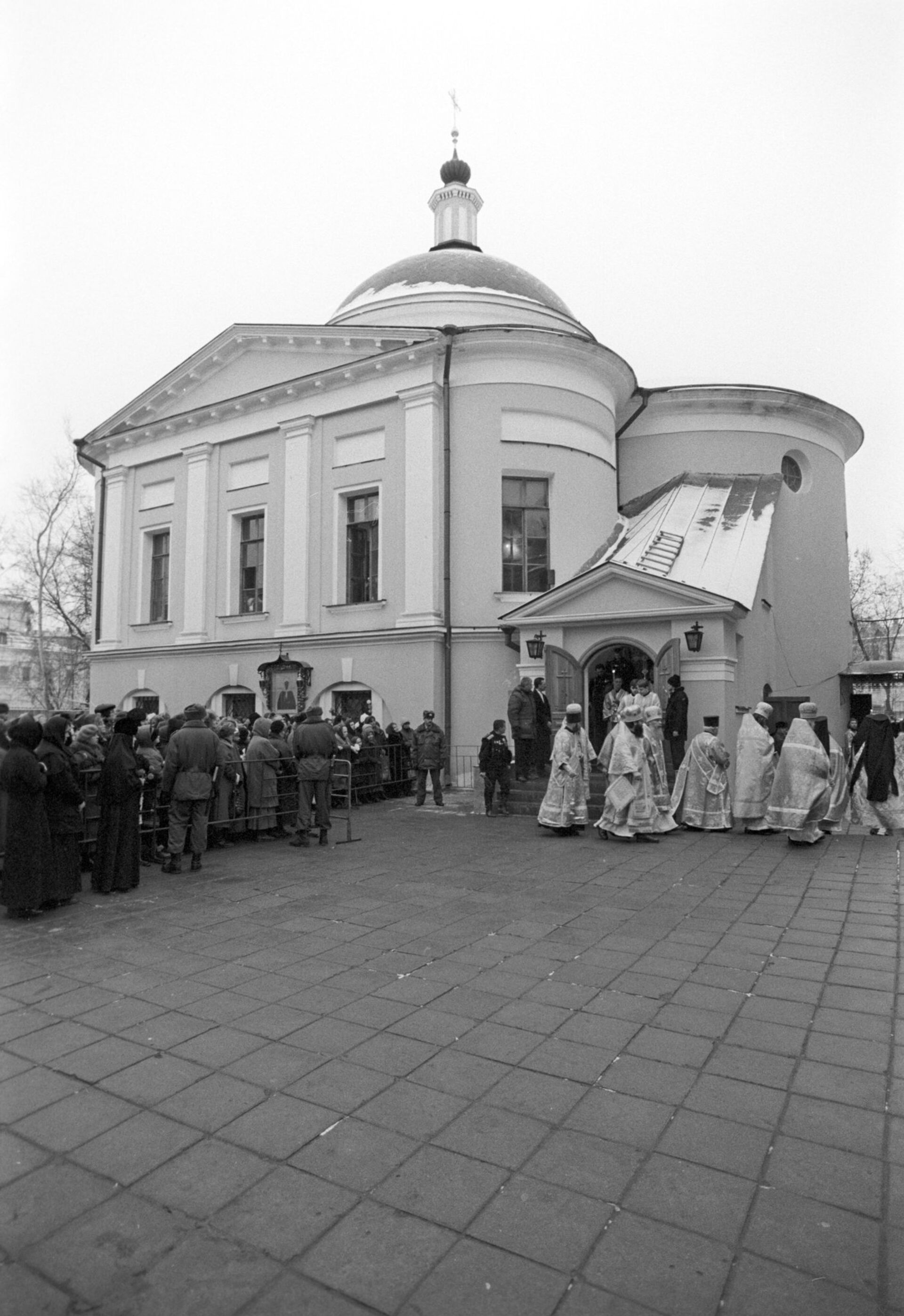 Верующие пришли поклониться мощам святой блаженной Матроны Московской в день ее памяти - Sputnik Южная Осетия, 1920, 01.05.2022