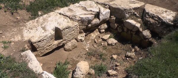 Арехологи нашли в Севастополе фрагменты античного алтаря - Sputnik Южная Осетия