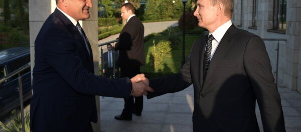 Встреча президента РФ В. Путина с президентом Республики Южная Осетия А. Бибиловым Встреча президента РФ В. Путина с президентом Республики Южная Осетия А. Бибиловым - Sputnik Южная Осетия