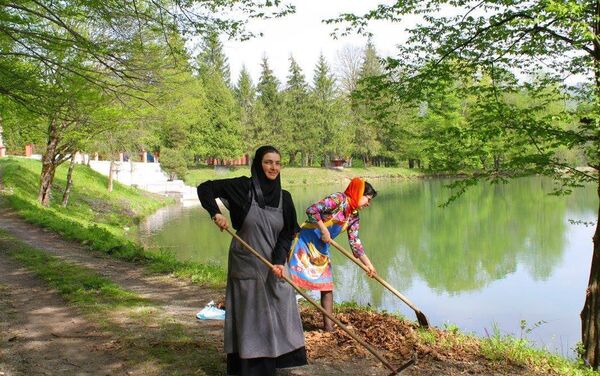 Трудовой лагерь в Аланском Богоявленском женском монастыре - Sputnik Южная Осетия