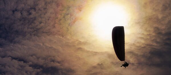 Полет парапланериста Полет парапланериста - Sputnik Южная Осетия