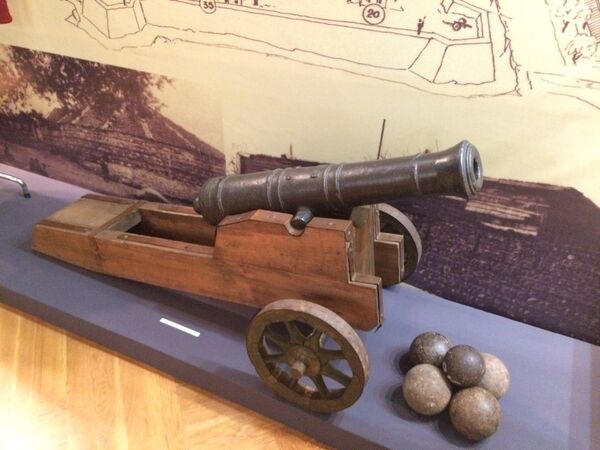 Корабельная пушка-фальконет XVIII век. - Sputnik Южная Осетия