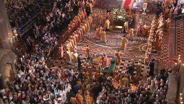 Мощи Николая Чудотворца доставили в храм Христа Спасителя в Москве - Sputnik Южная Осетия