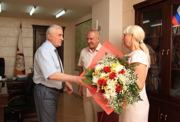 Встреча Л.Тибилова с родителями погибшего российского солдата - Sputnik Южная Осетия